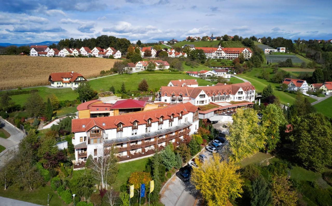 Ayurveda Resort Mandira Bad Waltersdorf Exterior photo